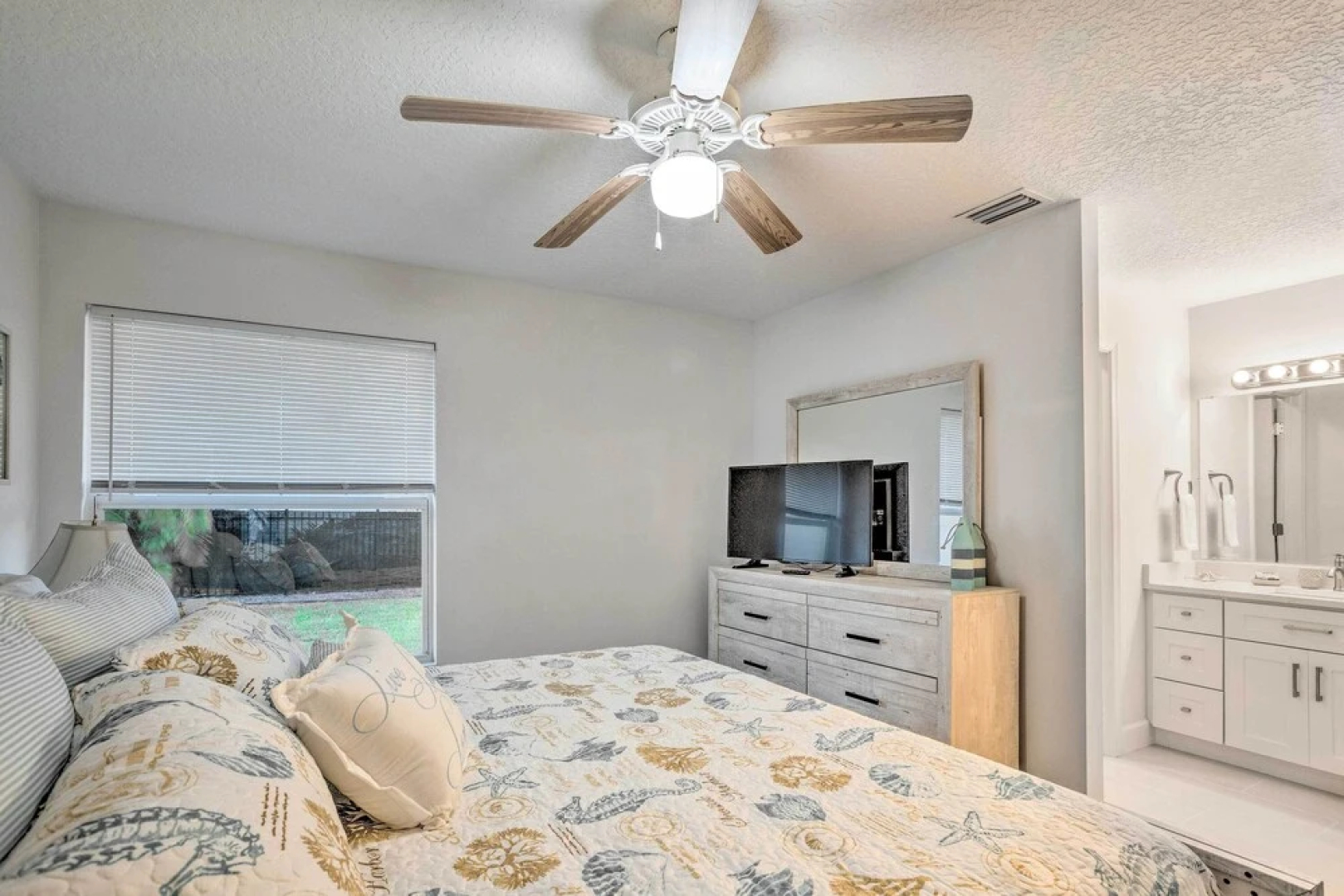 Jupiter Home w/ Patio & Grill ~ 6 Mi to Beach!