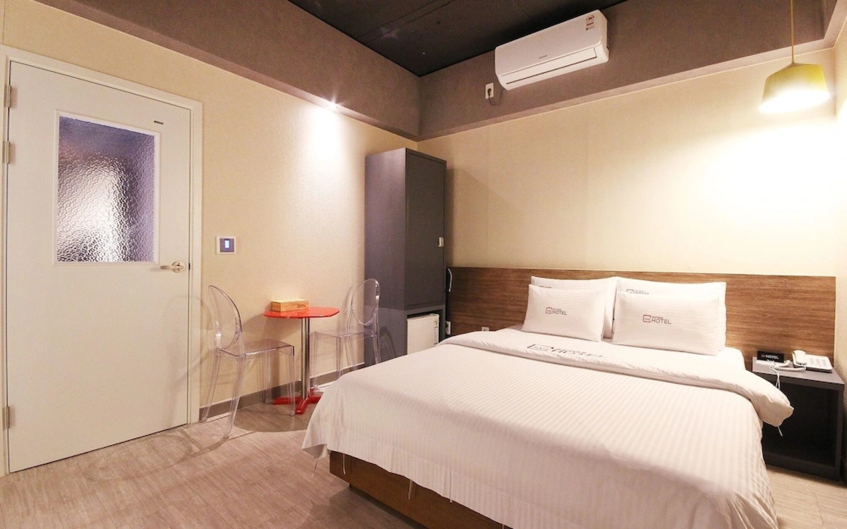 Yeongju Case Business Hotel