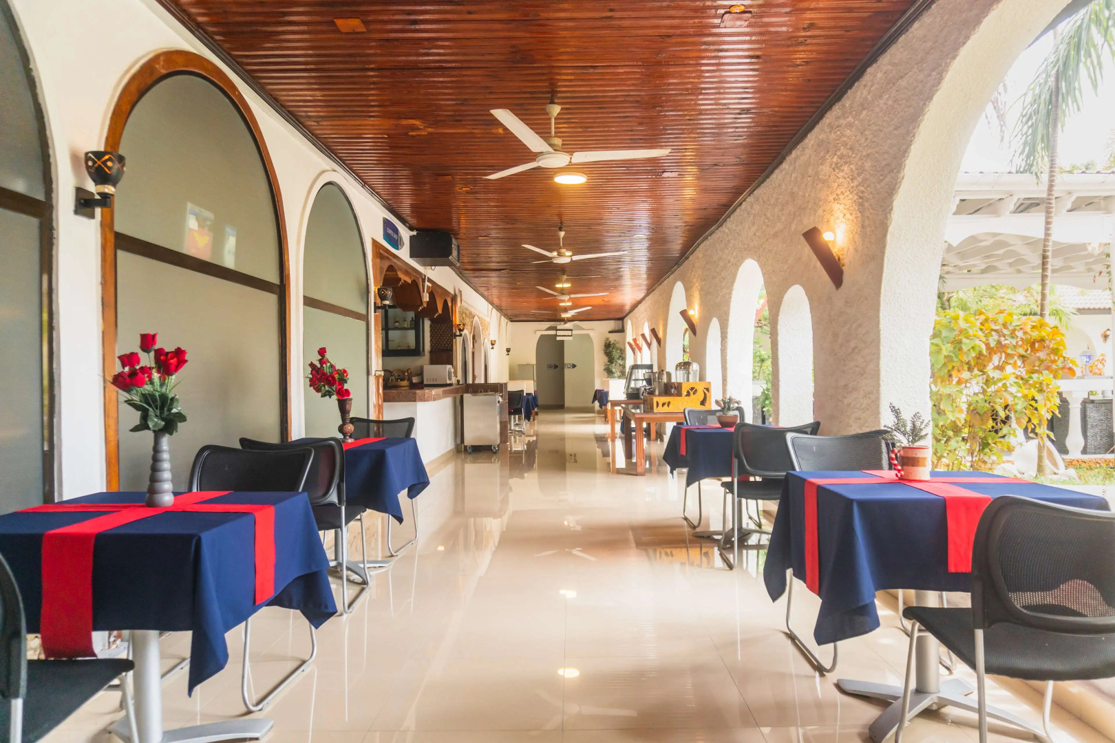 Best Western Jangwani Sea Breeze Hotel