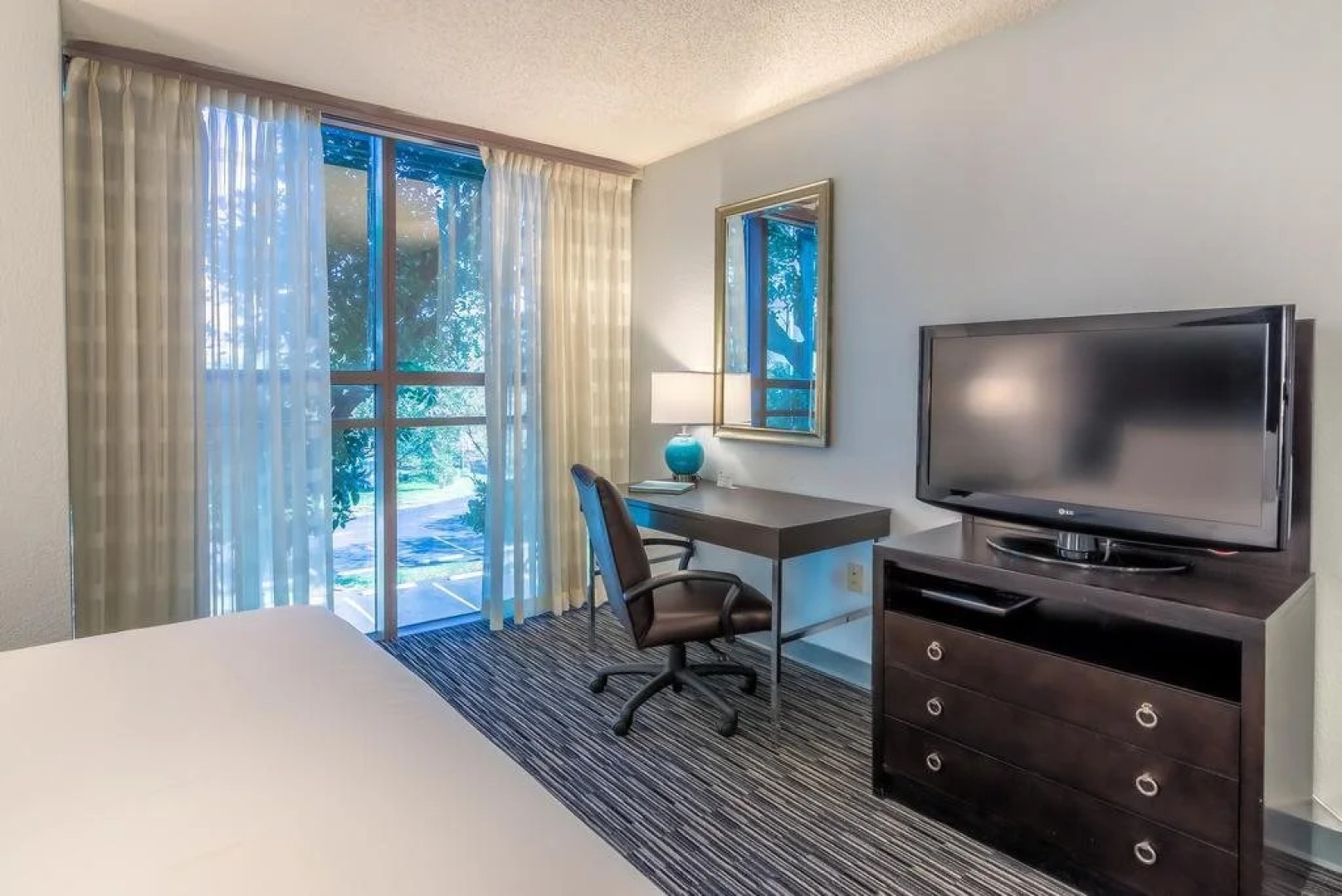 Sawgrass Grand Hotel and Suites Sports Complex