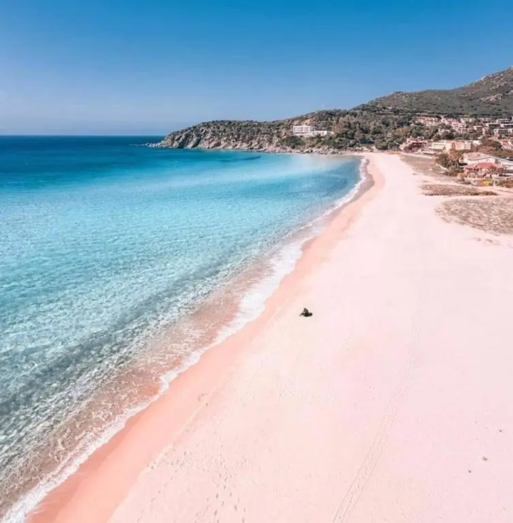 Siena property in private Villa, 150 mt from the beach, gated 5 mt from the sea