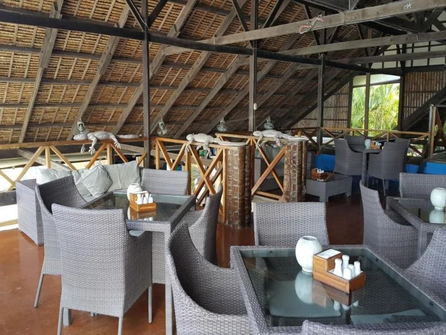 La Laguna Beach Club & Dive Center