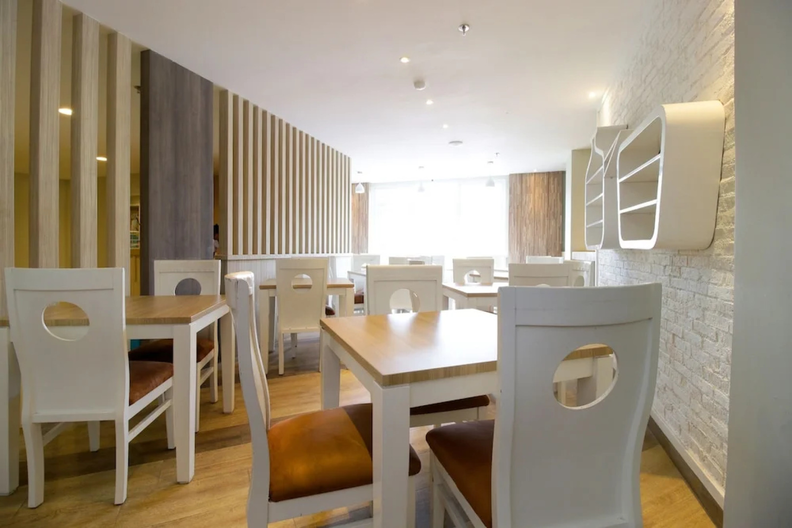 Airy Sirimau Cendrawasih 20B Ambon