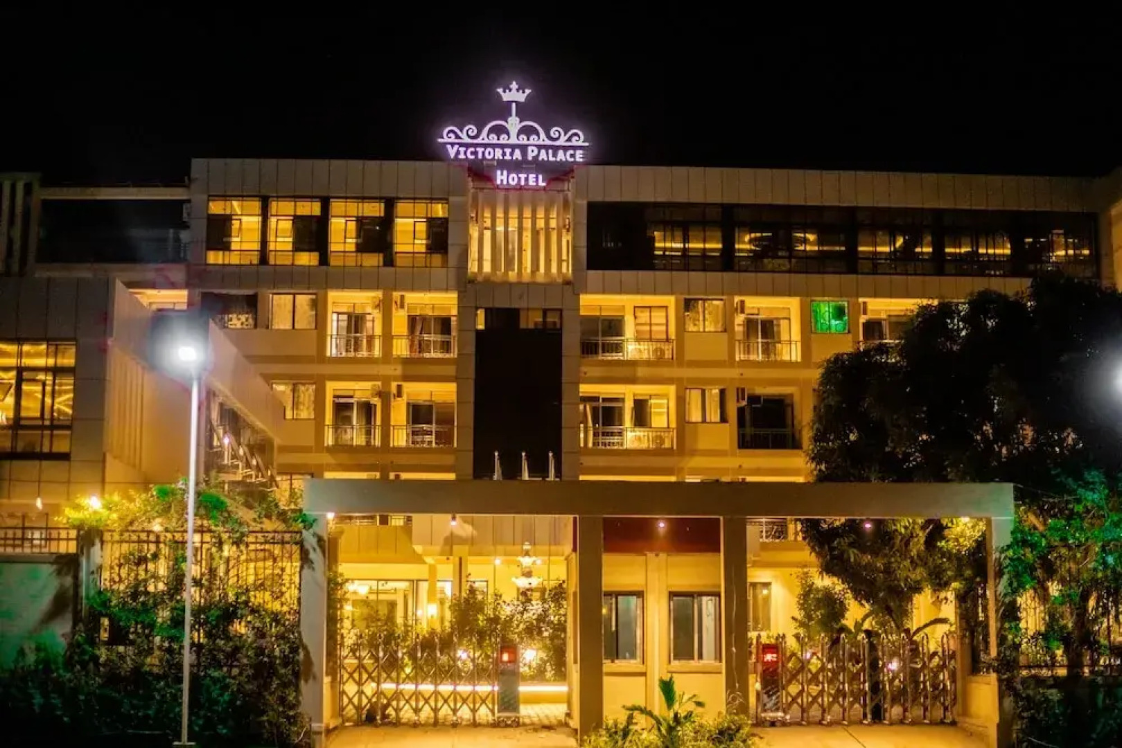 Victoria Palace Hotel