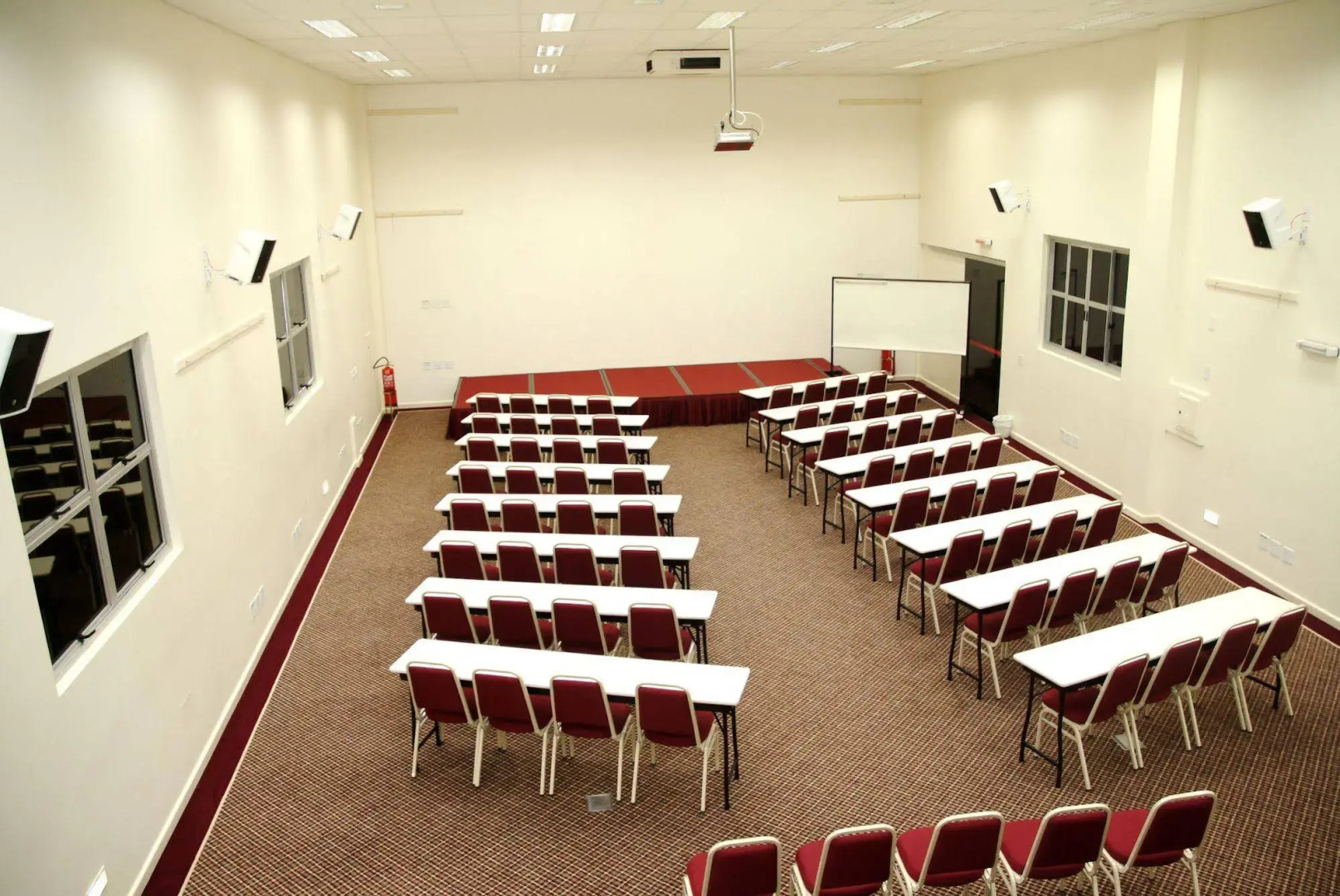 Porto Minas Hotel e Convenções