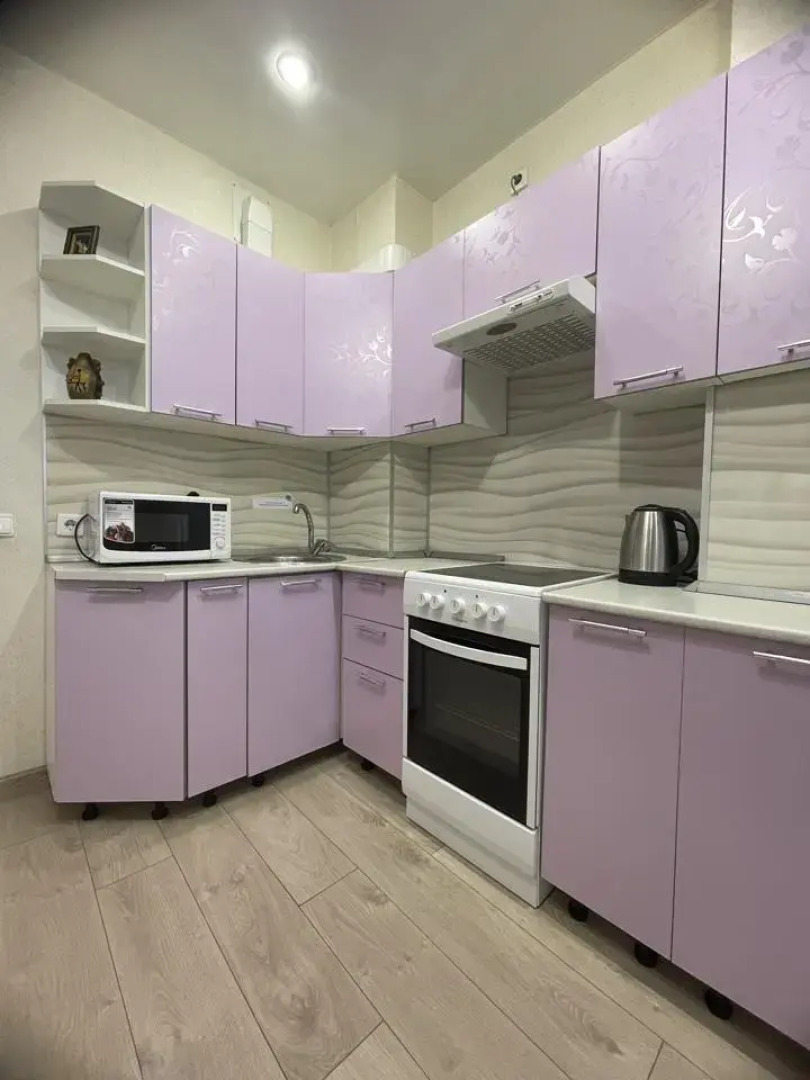 Сниму квартиру на улице Октябрьской Революции