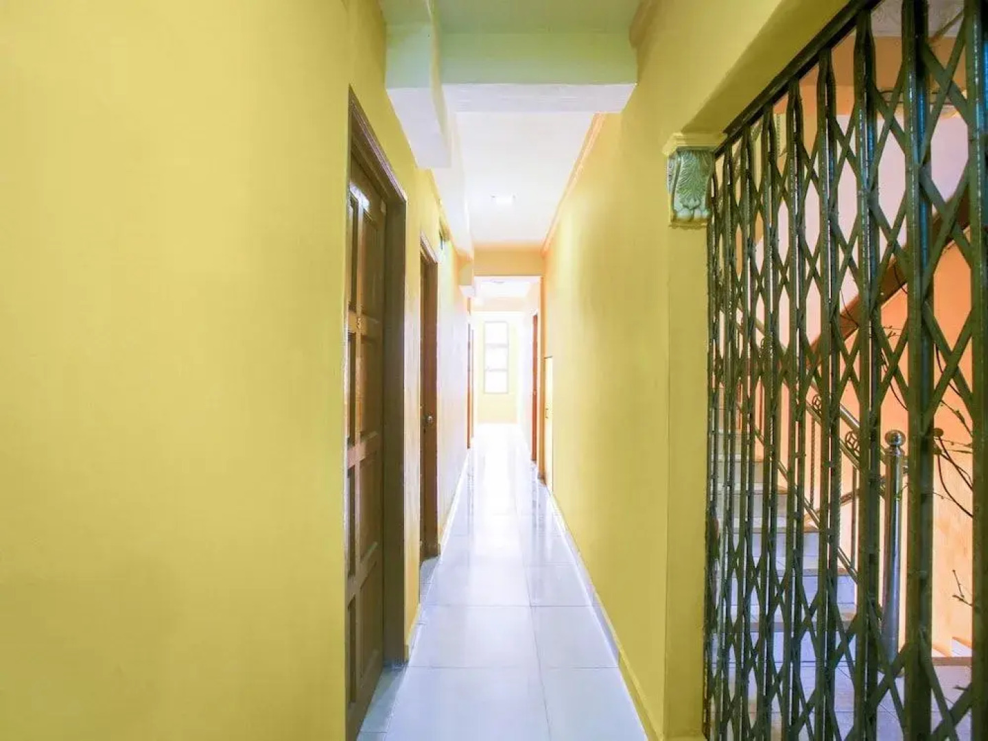 OYO 89406 Lucky Budget Hotel