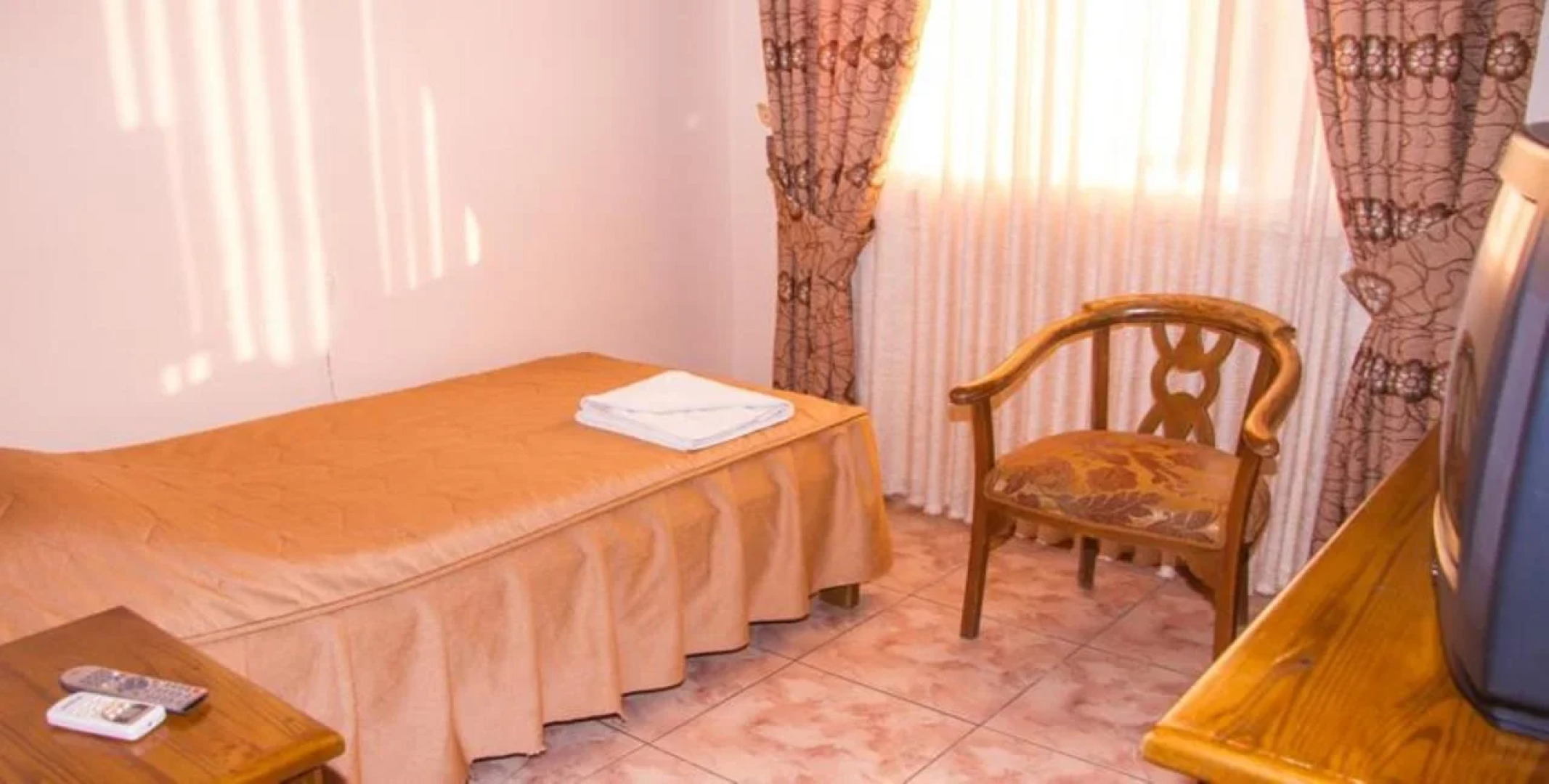 Al Anbat Midtown Hotel