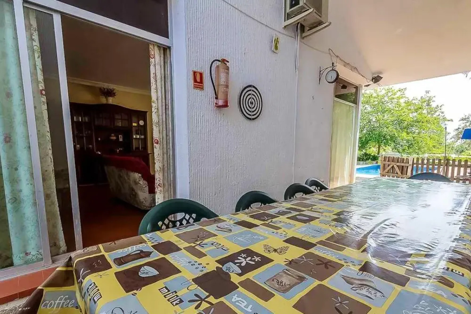 Villa With 5 Bedrooms in Valdecaballeros, With Wonderful Mountain View, Private Pool, Enclosed Garden