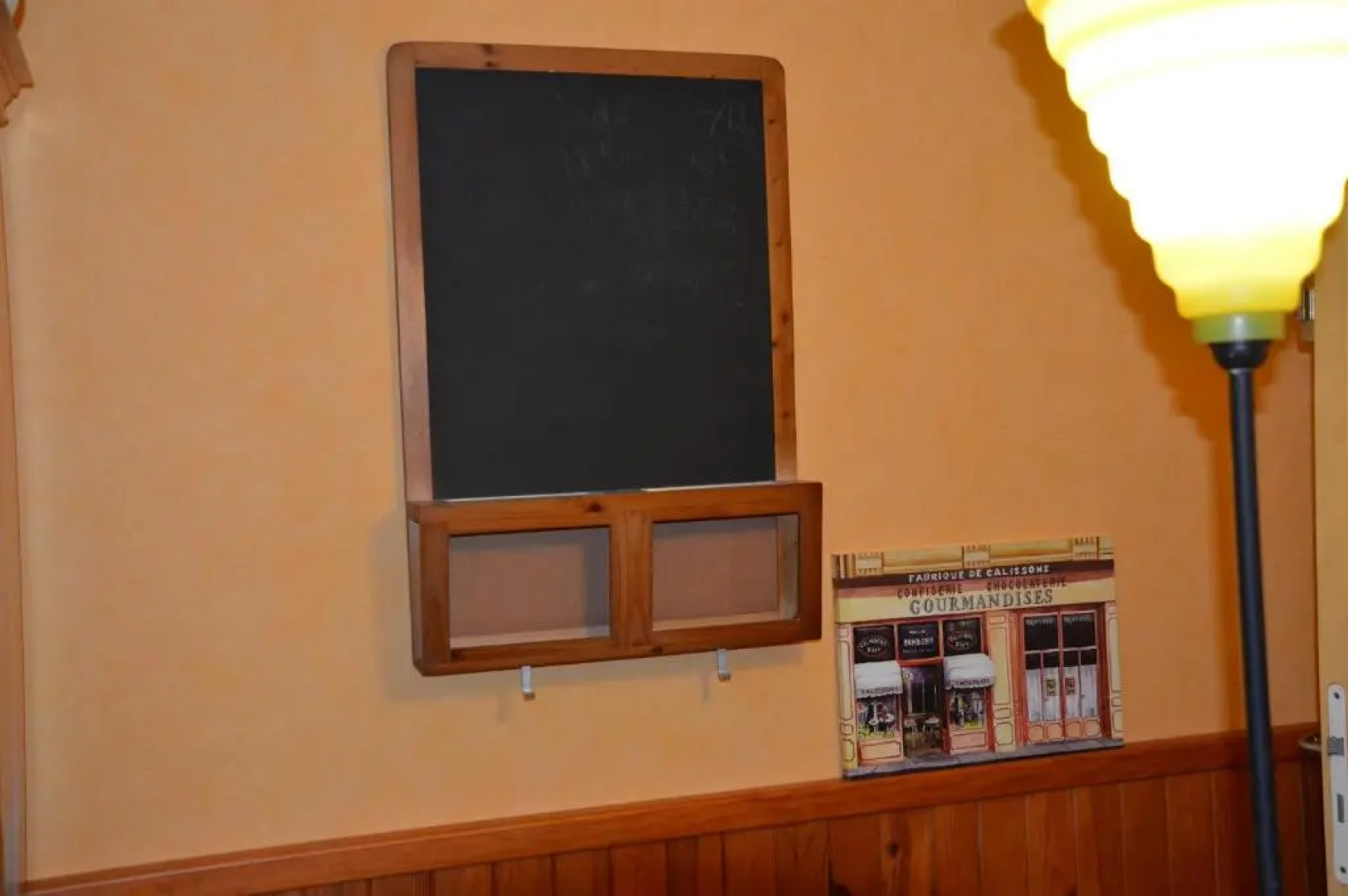 Volets Bleus et Briques Rouges