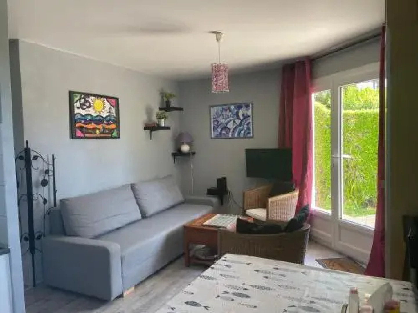 appartement proche mer avec jardin ensoleillé