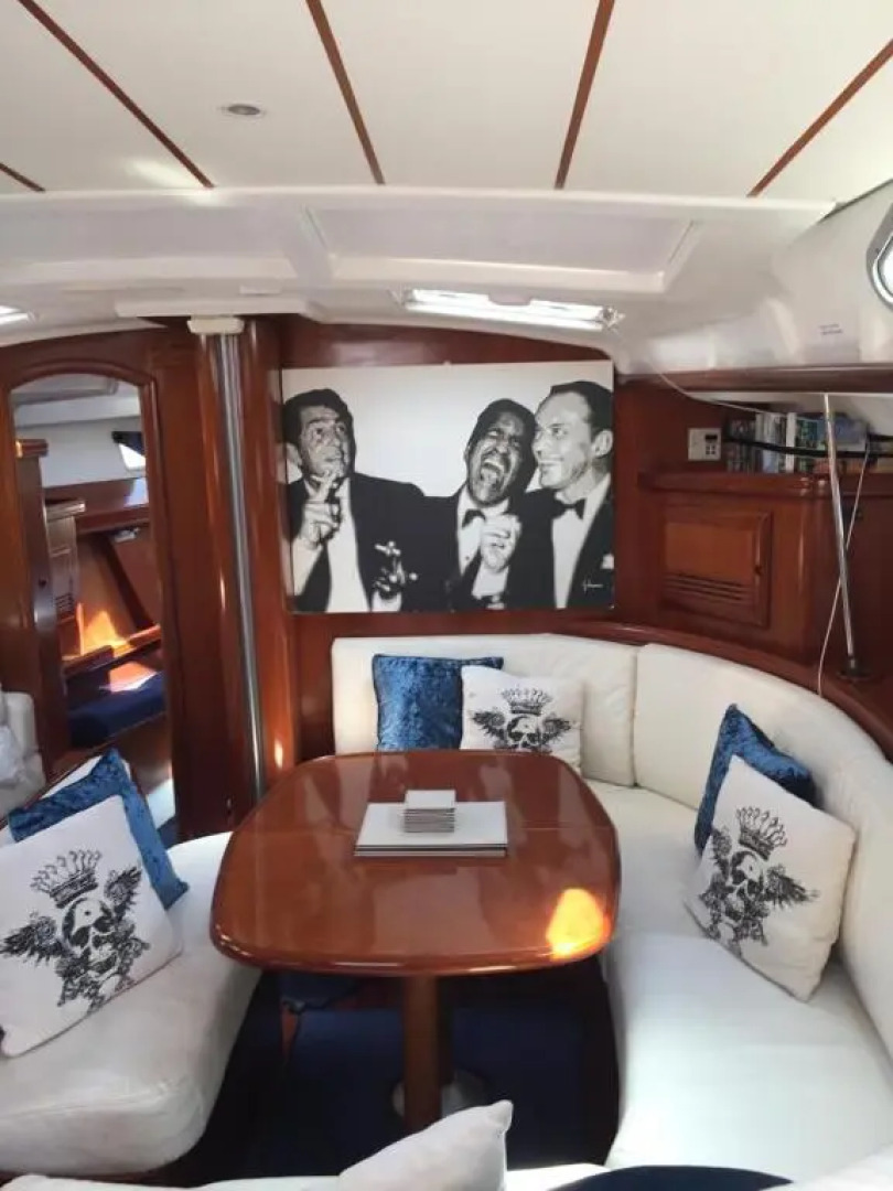 Jasmine Coral Jay Boutique Botel