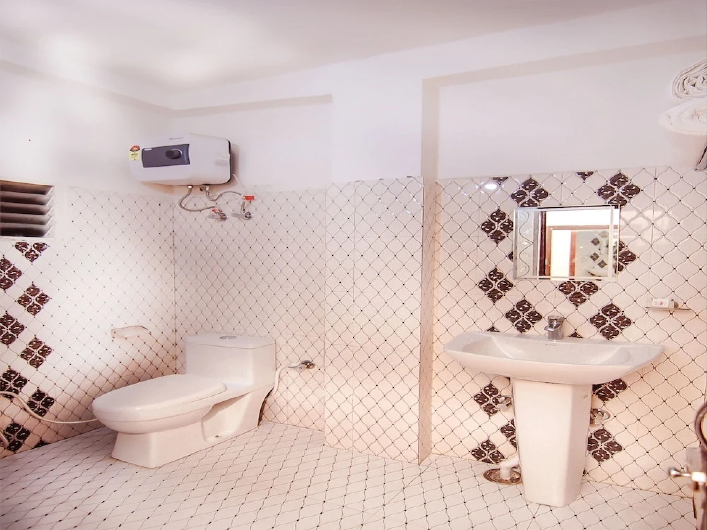 OYO 4998 Sara Residency