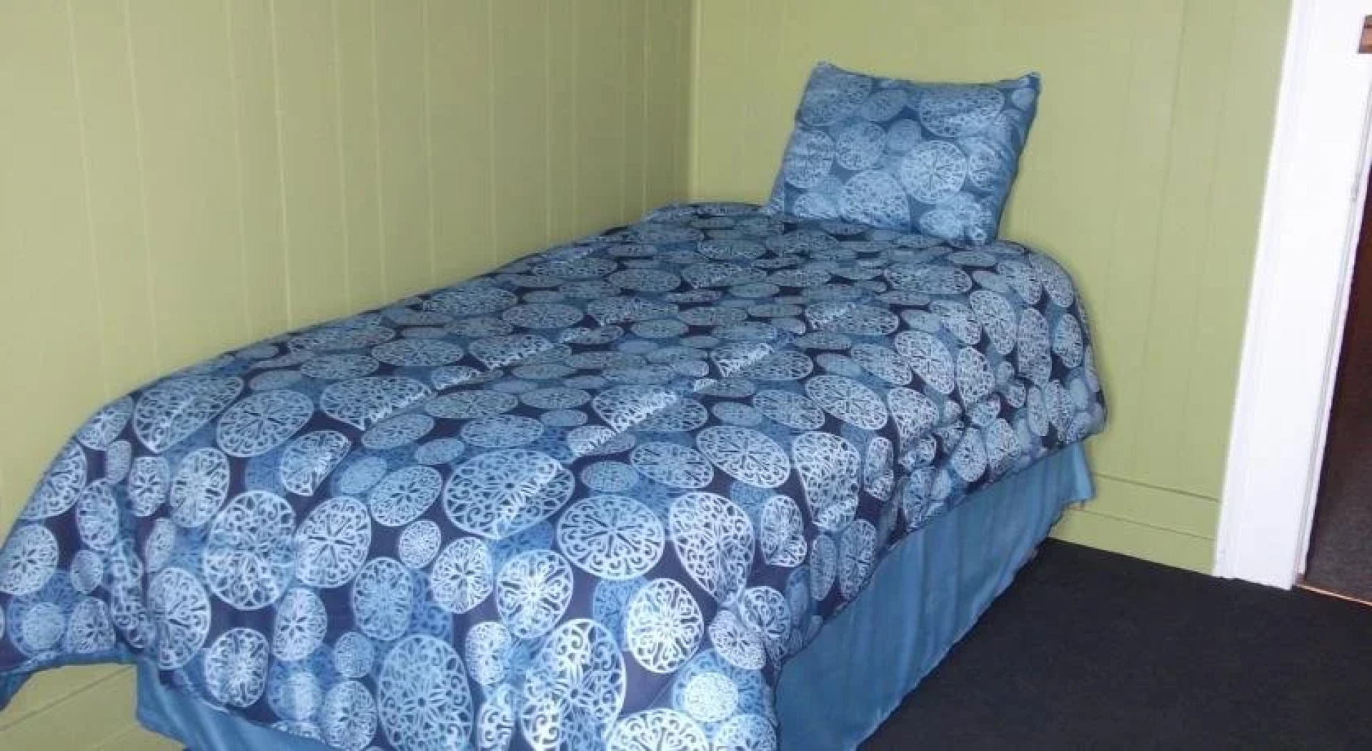 Quinsam Hotel & Hostel