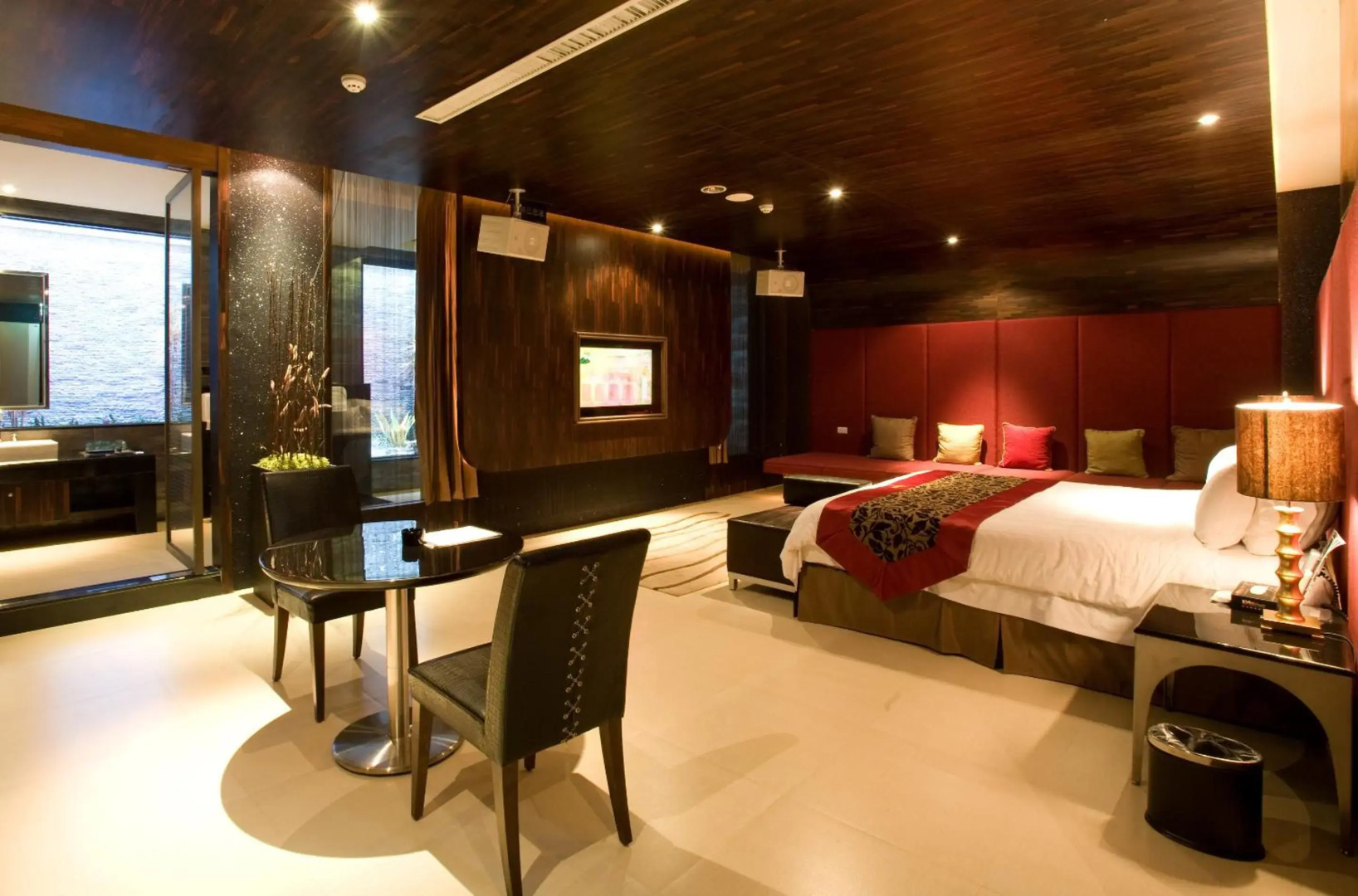 Yes Motel City Resort Paradise