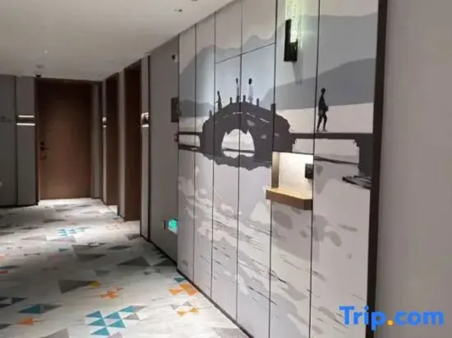 Yong Zhu Qi Ju Xi Jing Hotel (Ganzi Hongjun Road white pagoda park Branch)