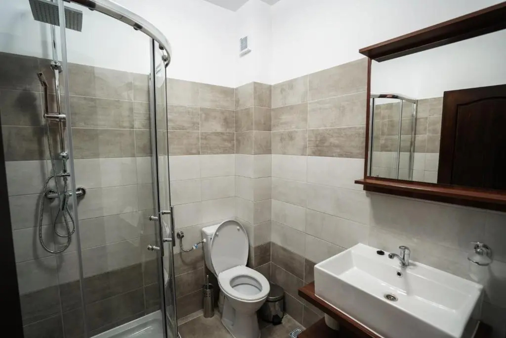 Pensiunea Trei Lalele