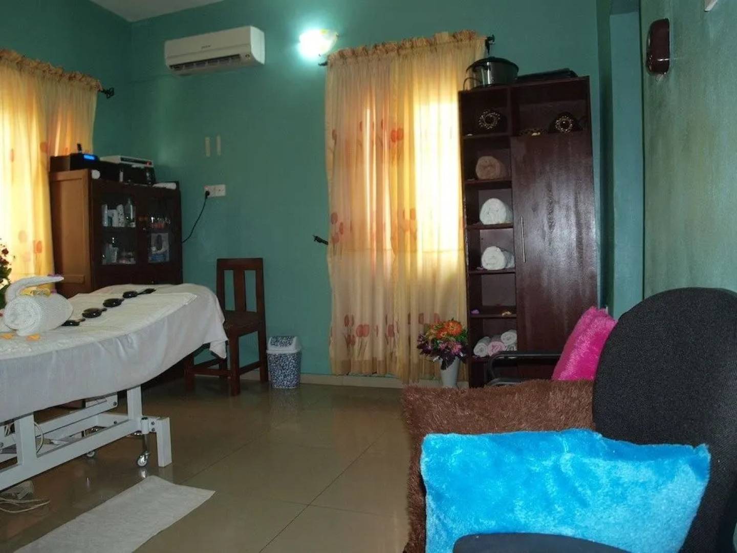 KDT Hotels And Suites