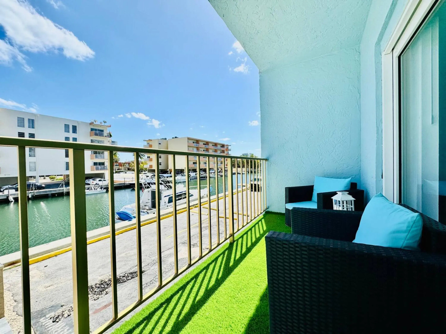 Waterfront 1BR Parking Walk to the Beach