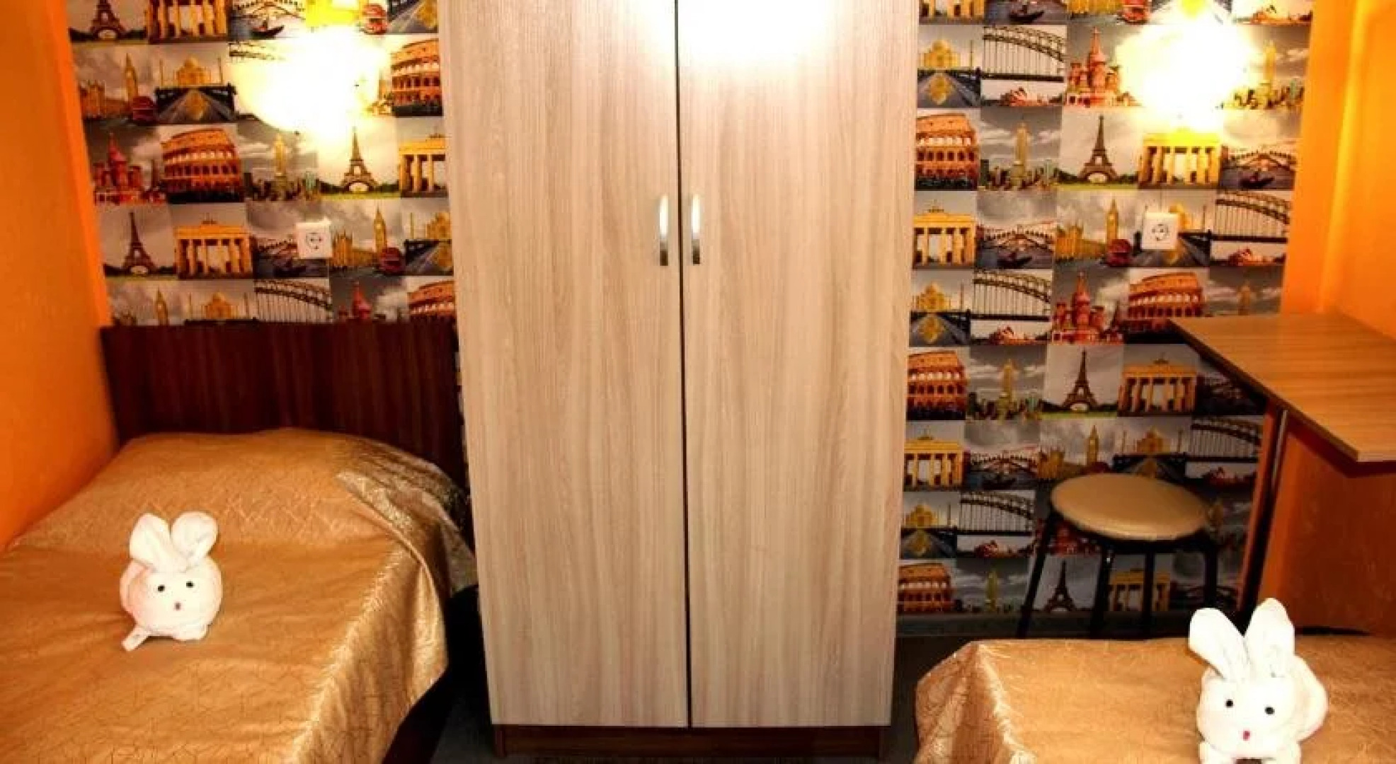 Oasis Hotel - Hostel