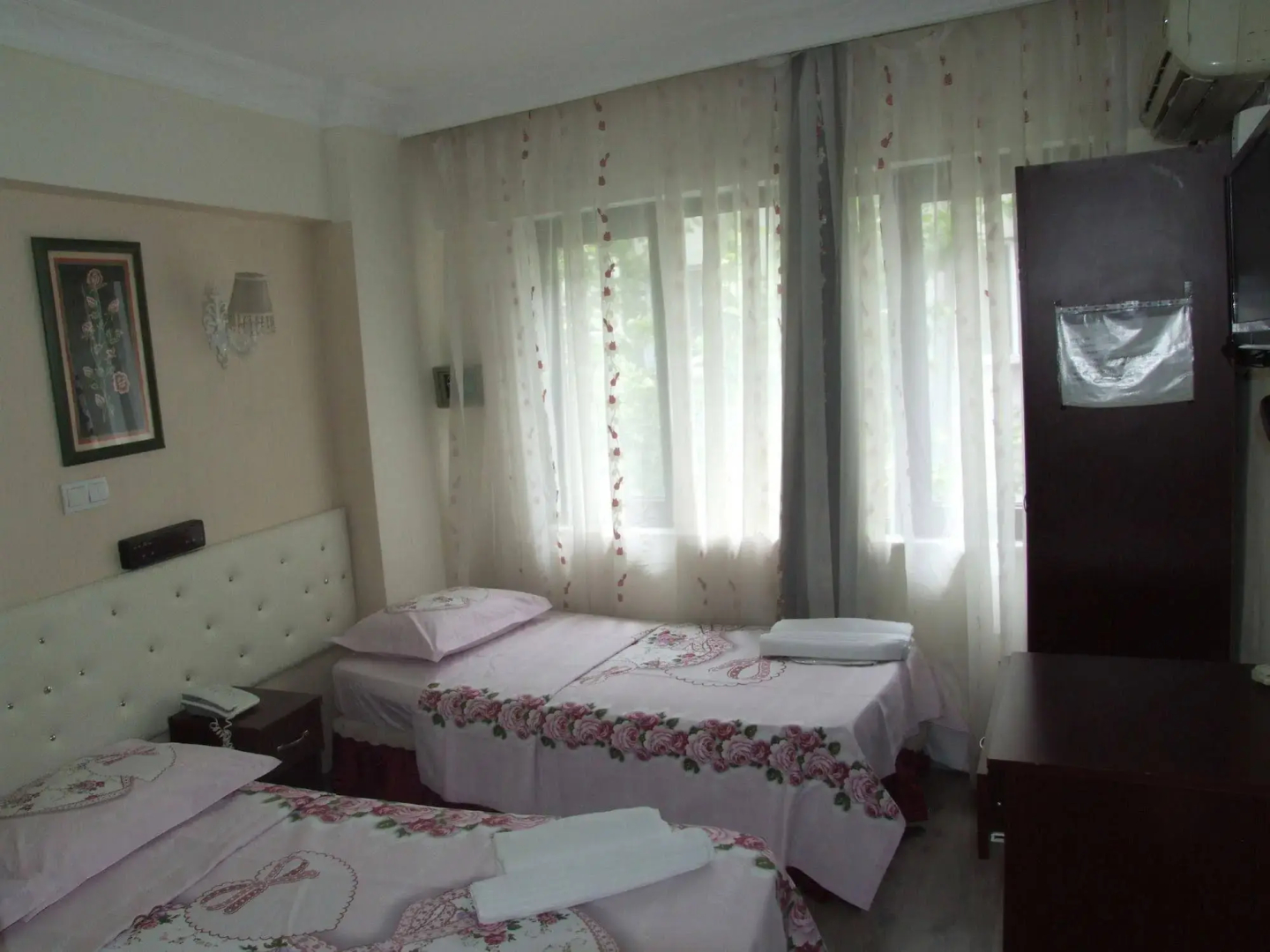 Artemis Old City Hotel
