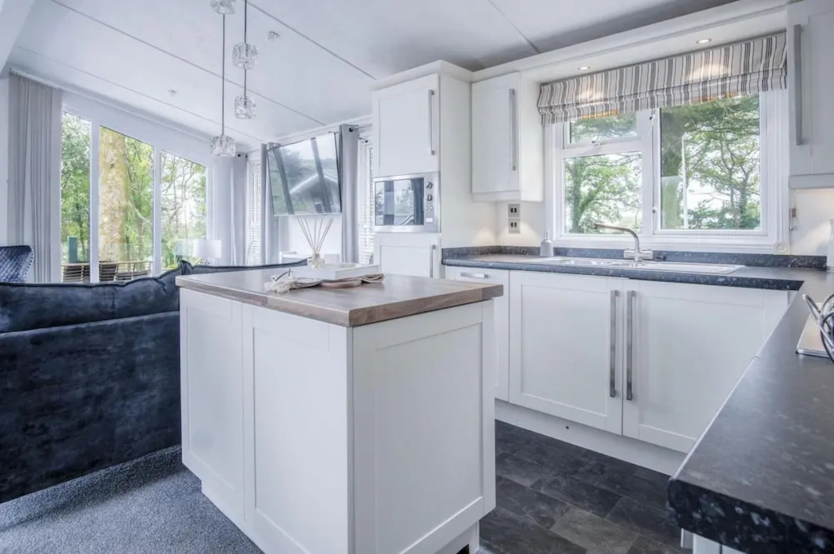 1 Manor Lodge - 3 Bedroom Lodge - Pendine