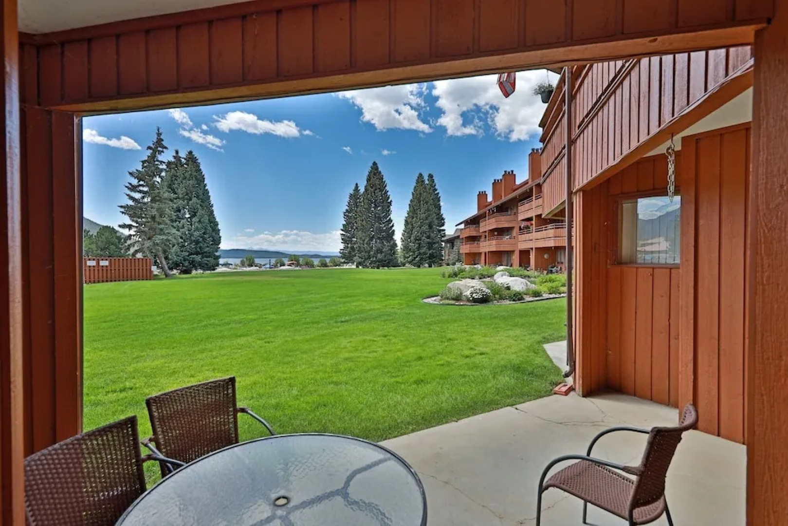 Shadow Mountain Yacht Club #2 2 Bedroom Condo by Redawning