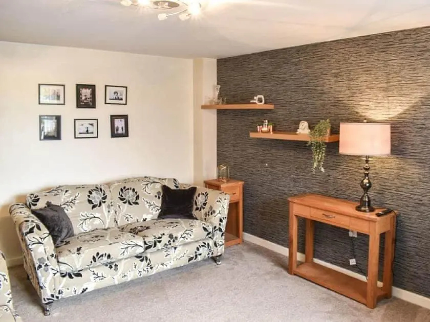 ThreeStorey Townhouse - Free parking