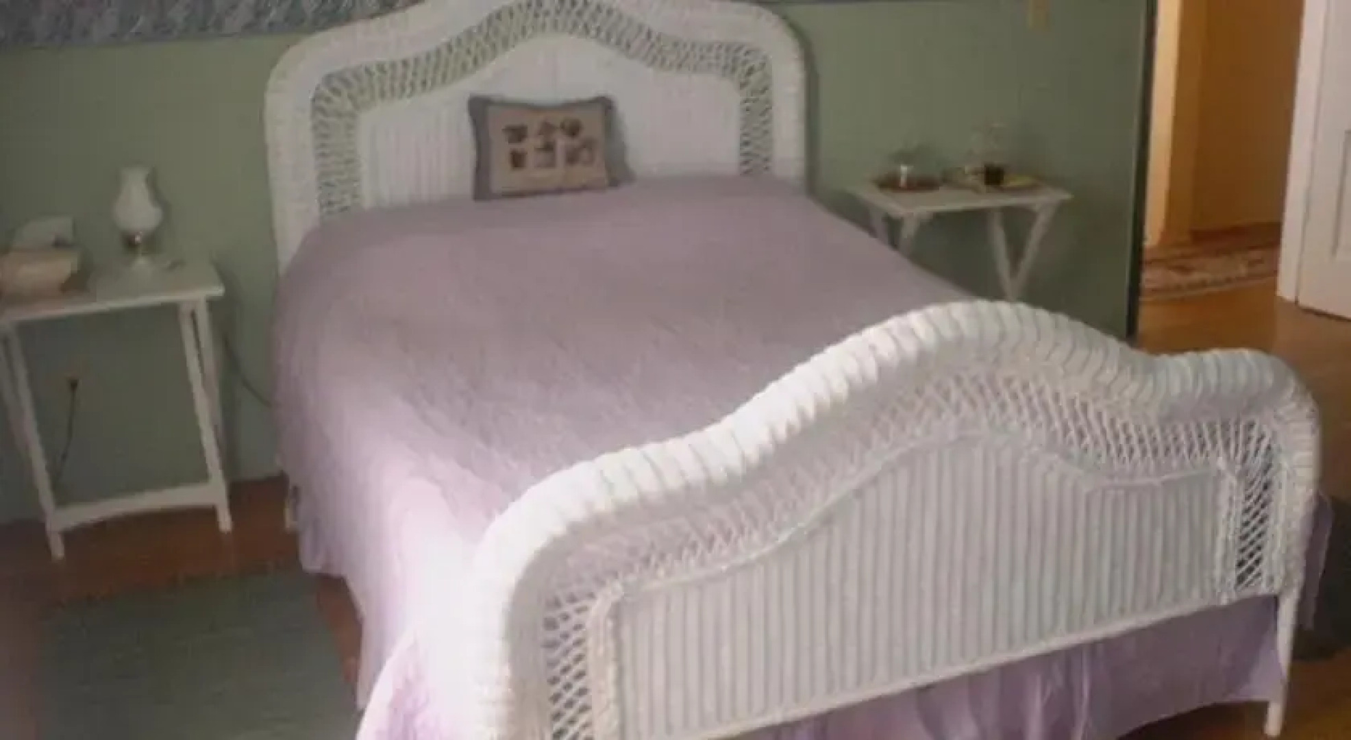 The Vintners Inn at Hinzerling Winery