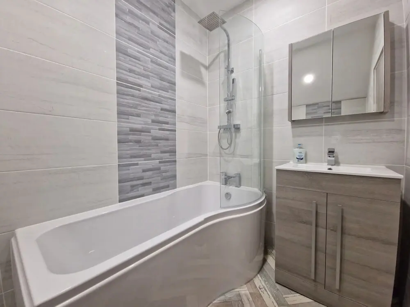 Dysa Clifton Apartments