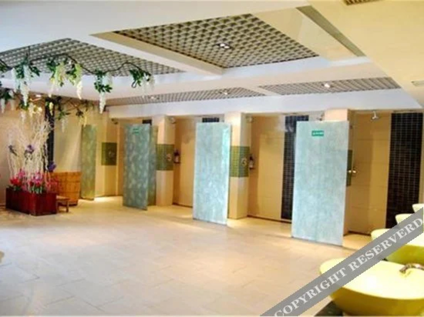 Xiangyang Oriental Hawaii Holiday Hotel