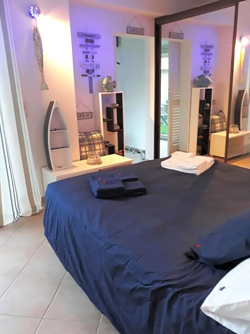 Dans UN JARDIN BB et JACUZZI