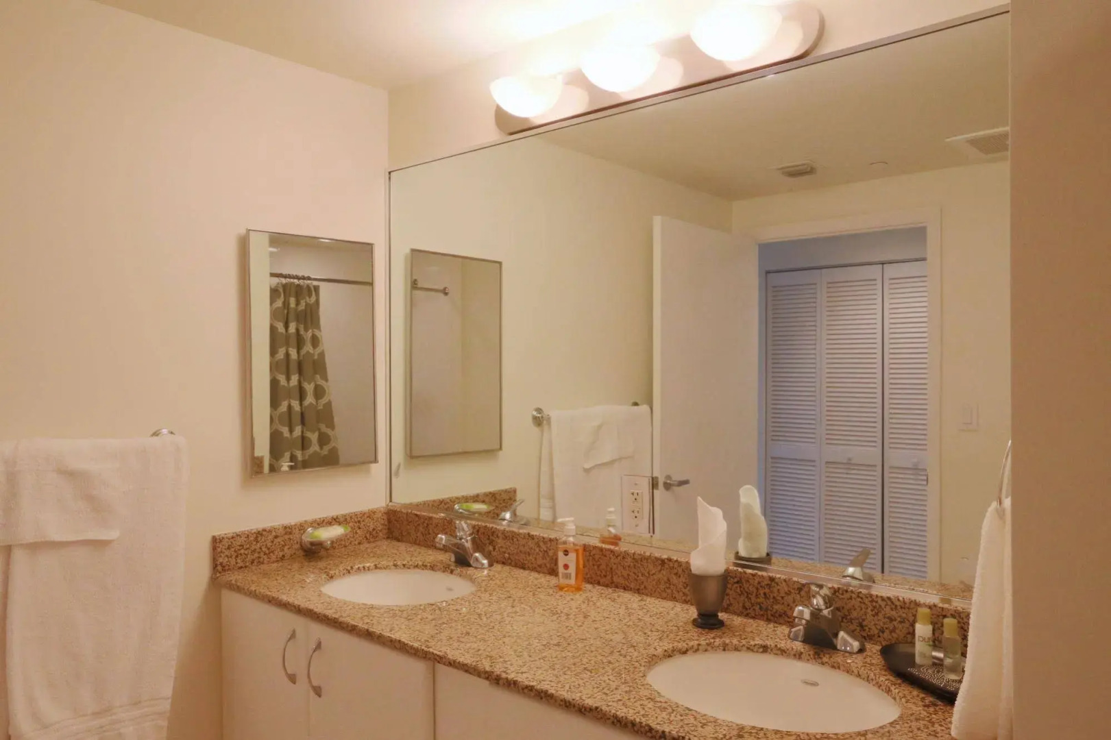 Pelican Residence at One Broadway