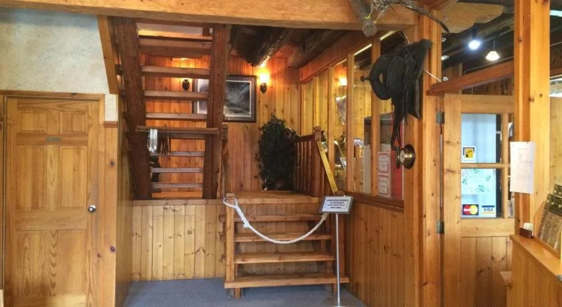 Helmcken Falls Lodge