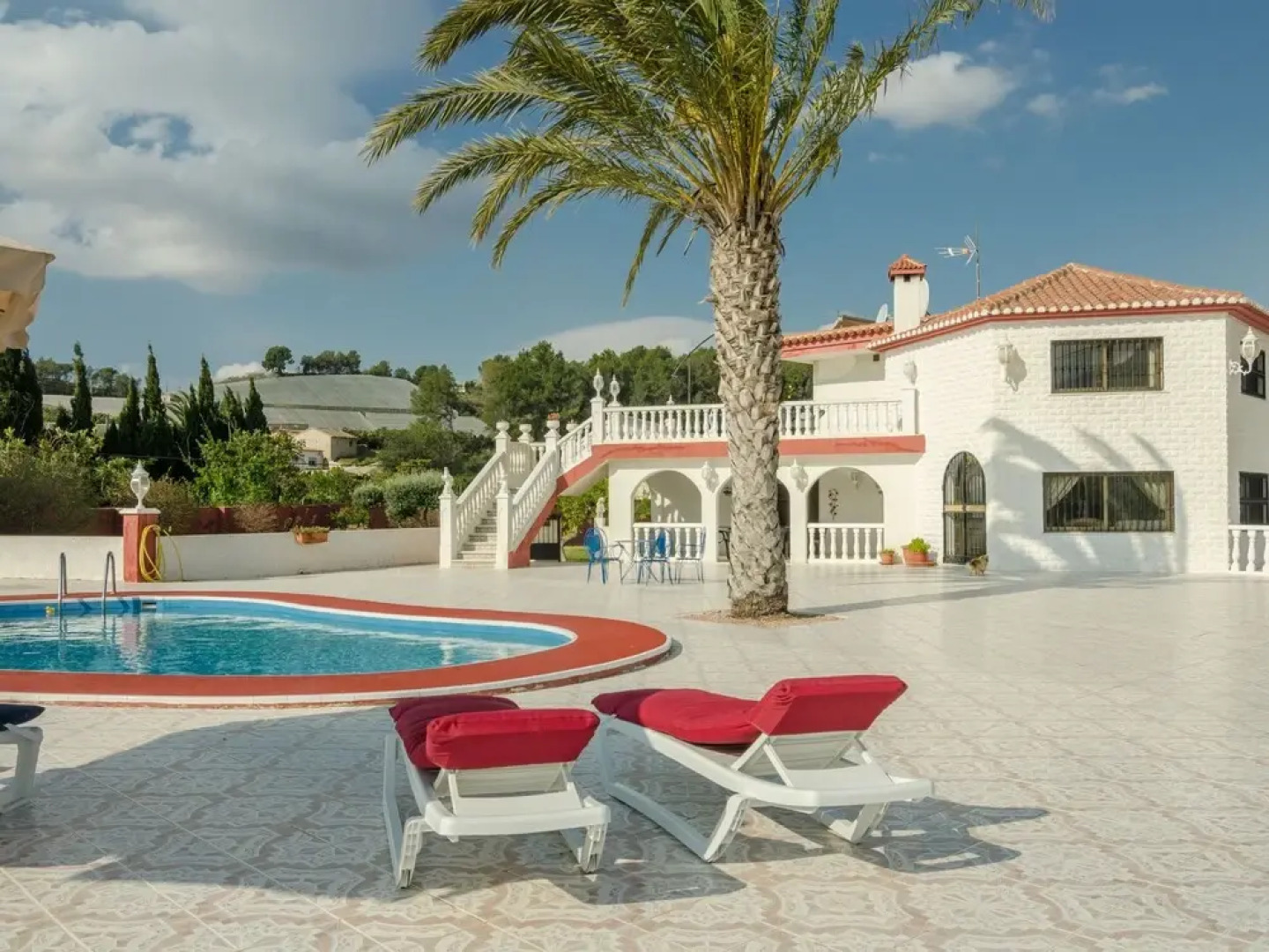 Detached Villa Private Pool, Large Terrace, Luxury Outside Kitchen Sleeping & Sitting Tower