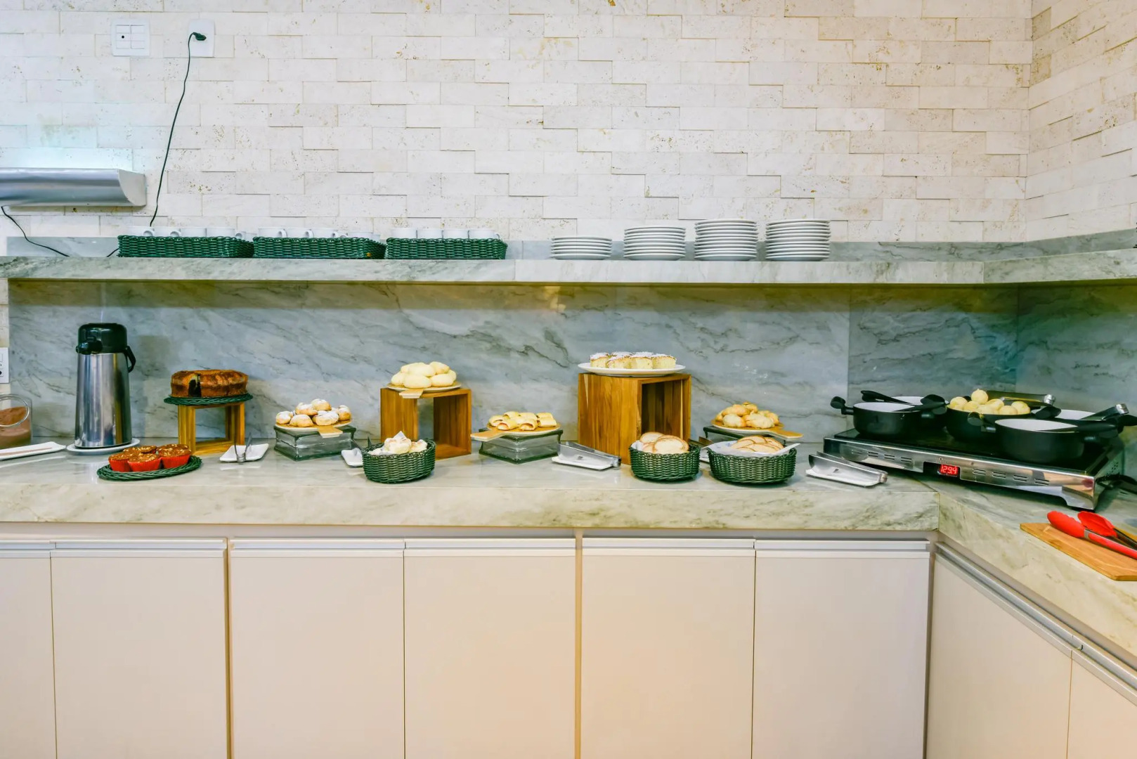 Plaza Inn Breeze Aeroporto