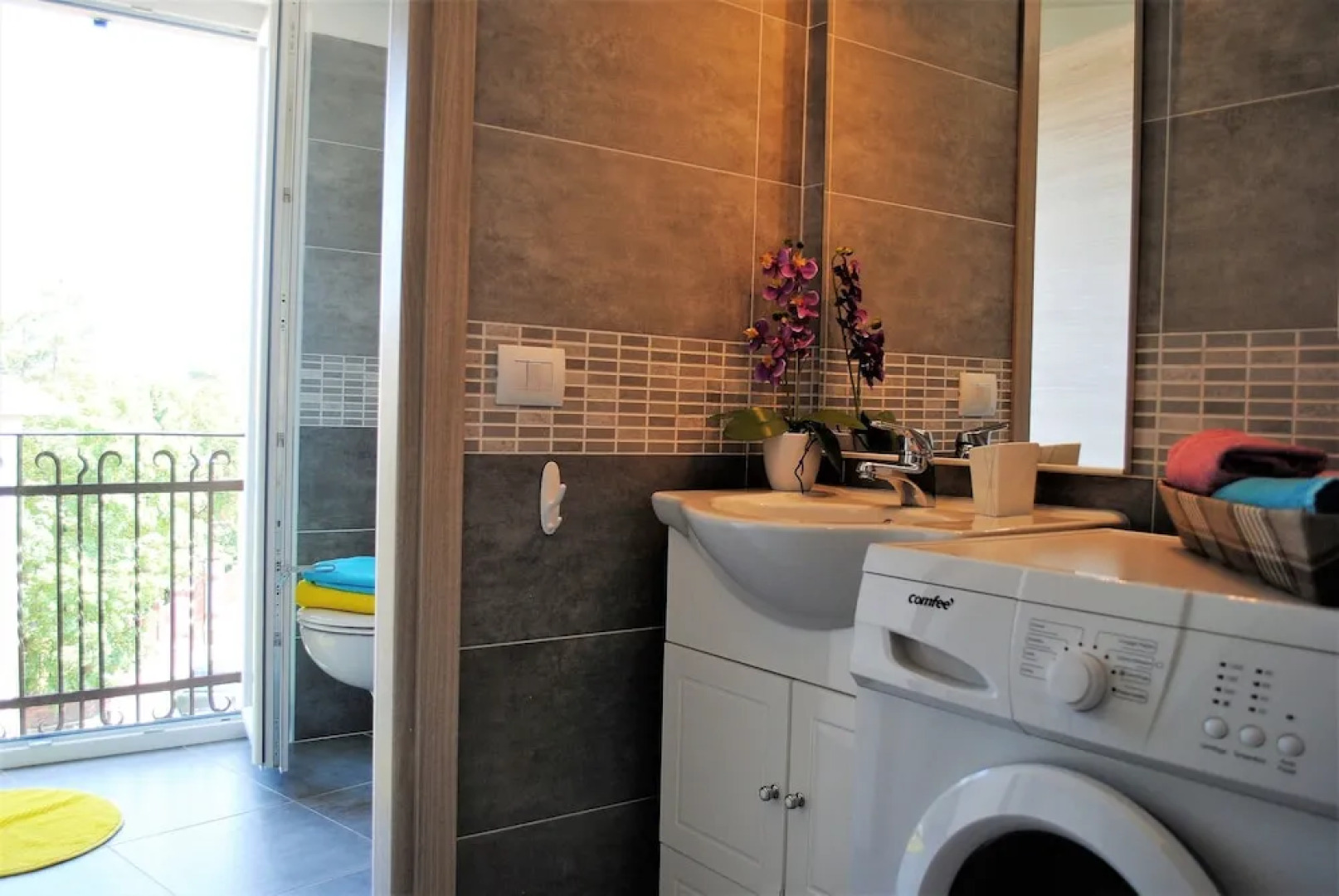 Juelì Apartments Mono