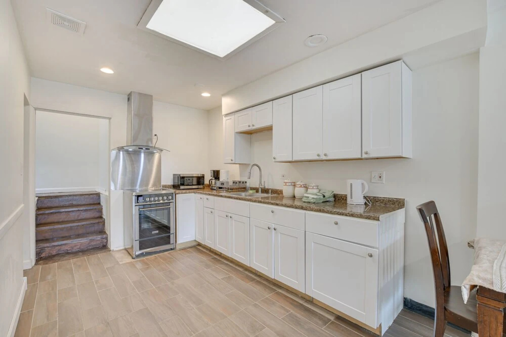 Berwyn Apartment Rental ~ 11 Mi to Chicago!