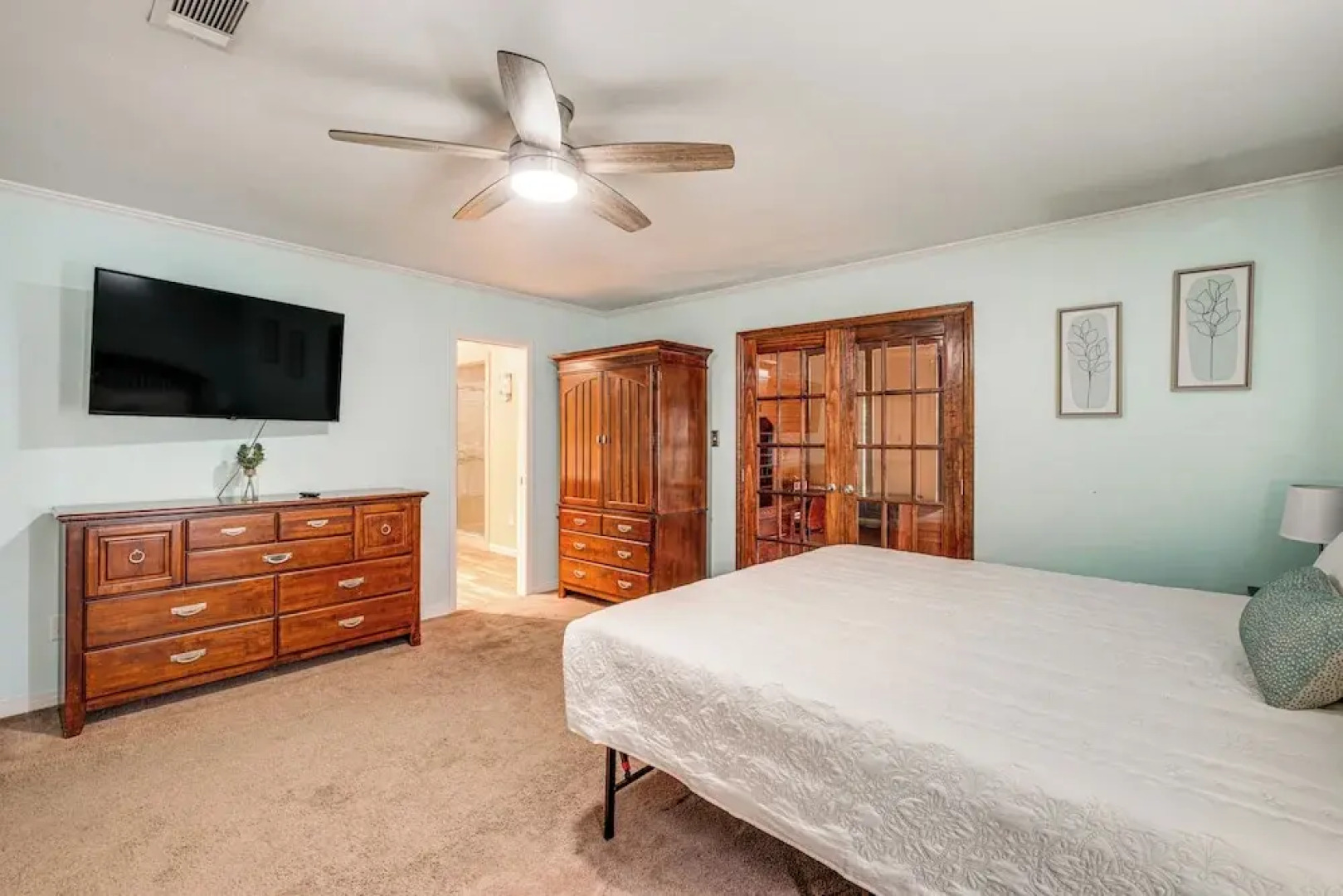 2 Mi to Gulfport Beaches: Poolside Paradise!