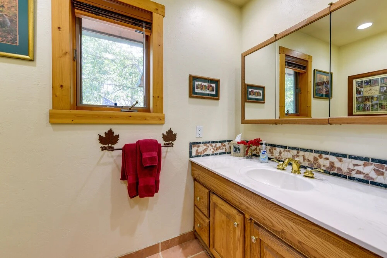 Almond Vacation Rental w/ Mountain Views!