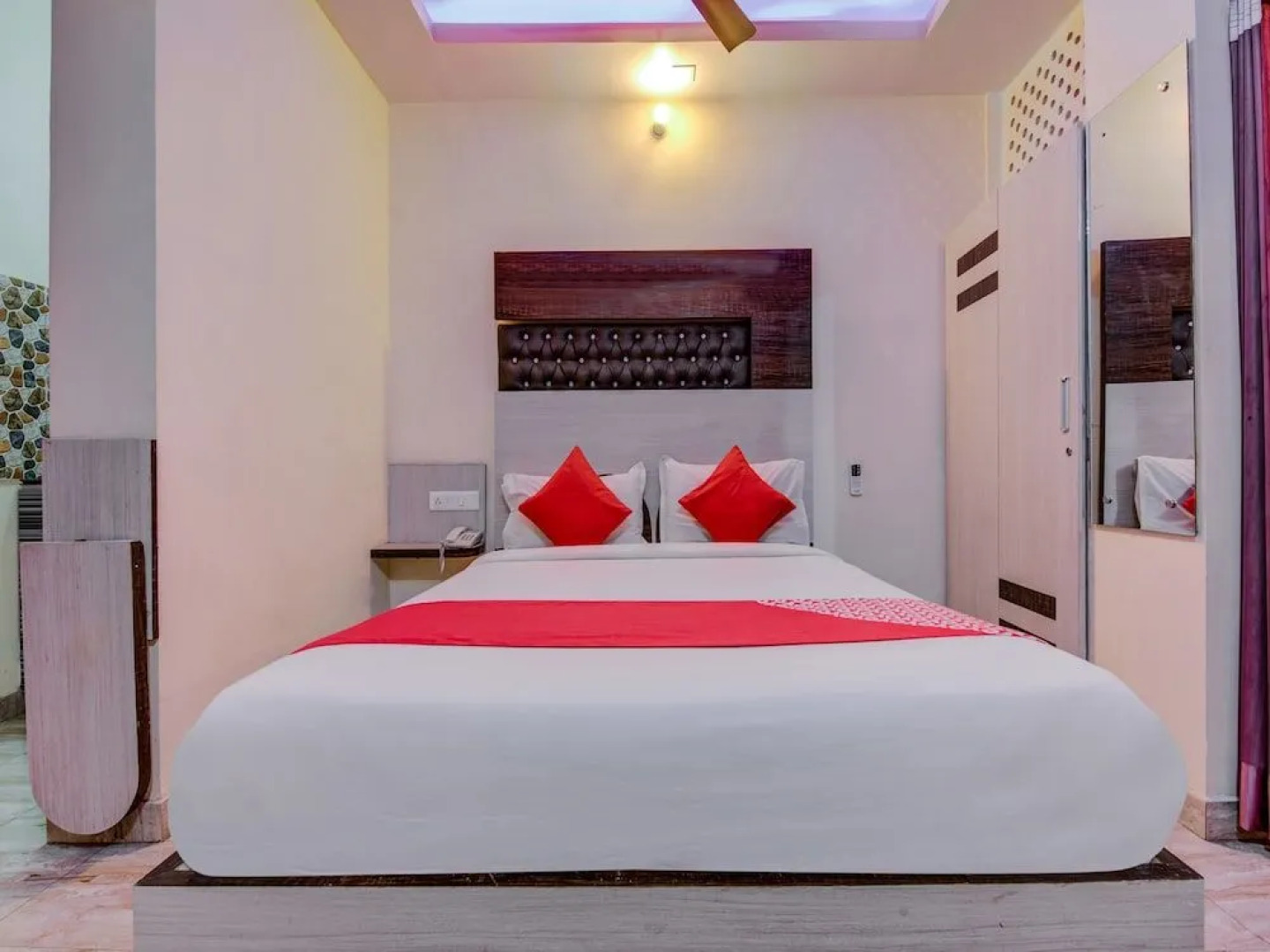 OYO 18873 Hotel Comfort