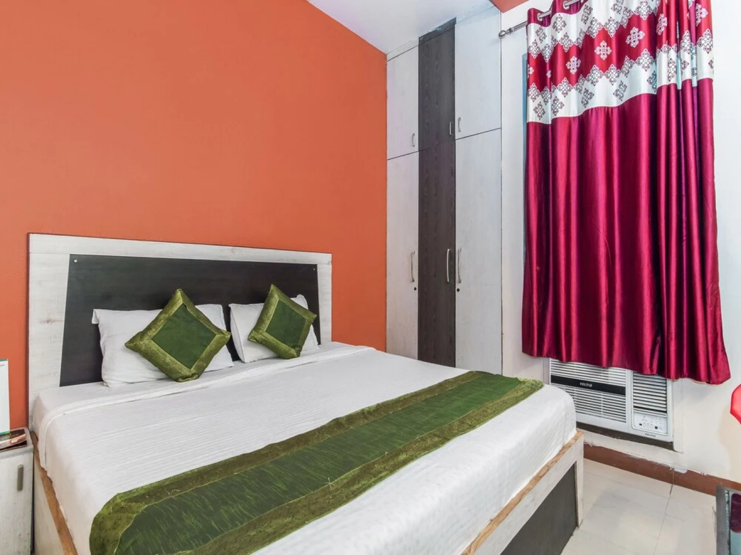 Treebo Trip Lake View Vastu Khand