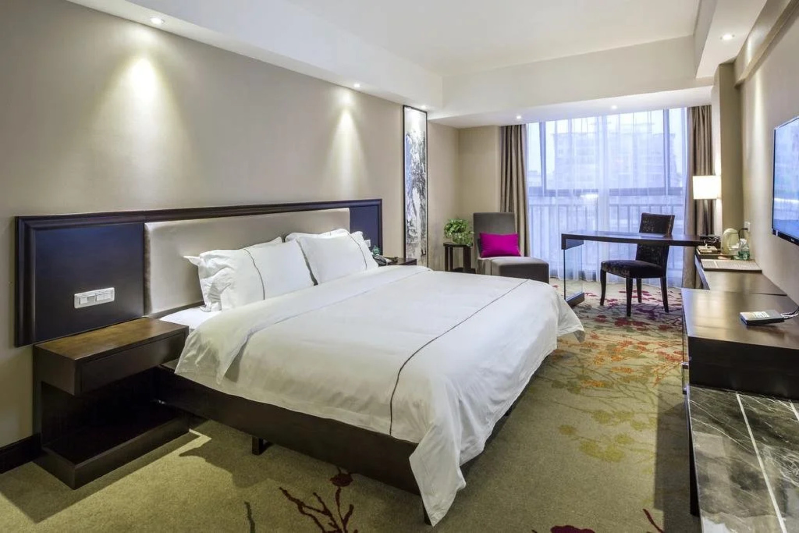 Camphor Forest Hotel