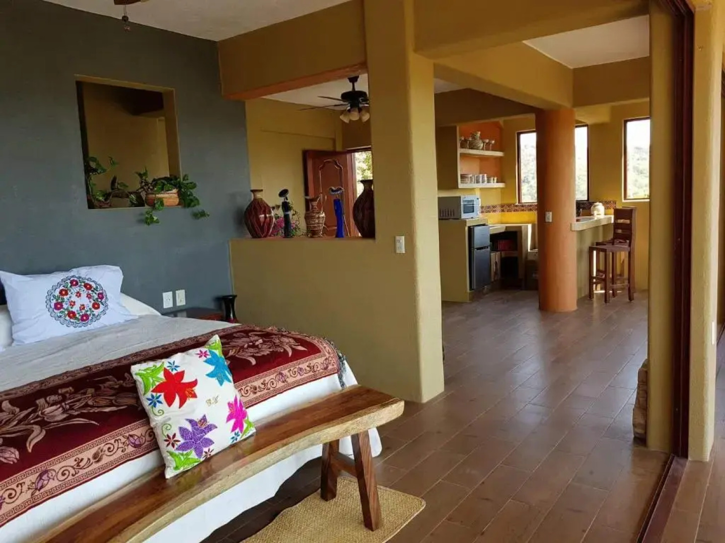 Casa Arcoiris Zihuatanejo