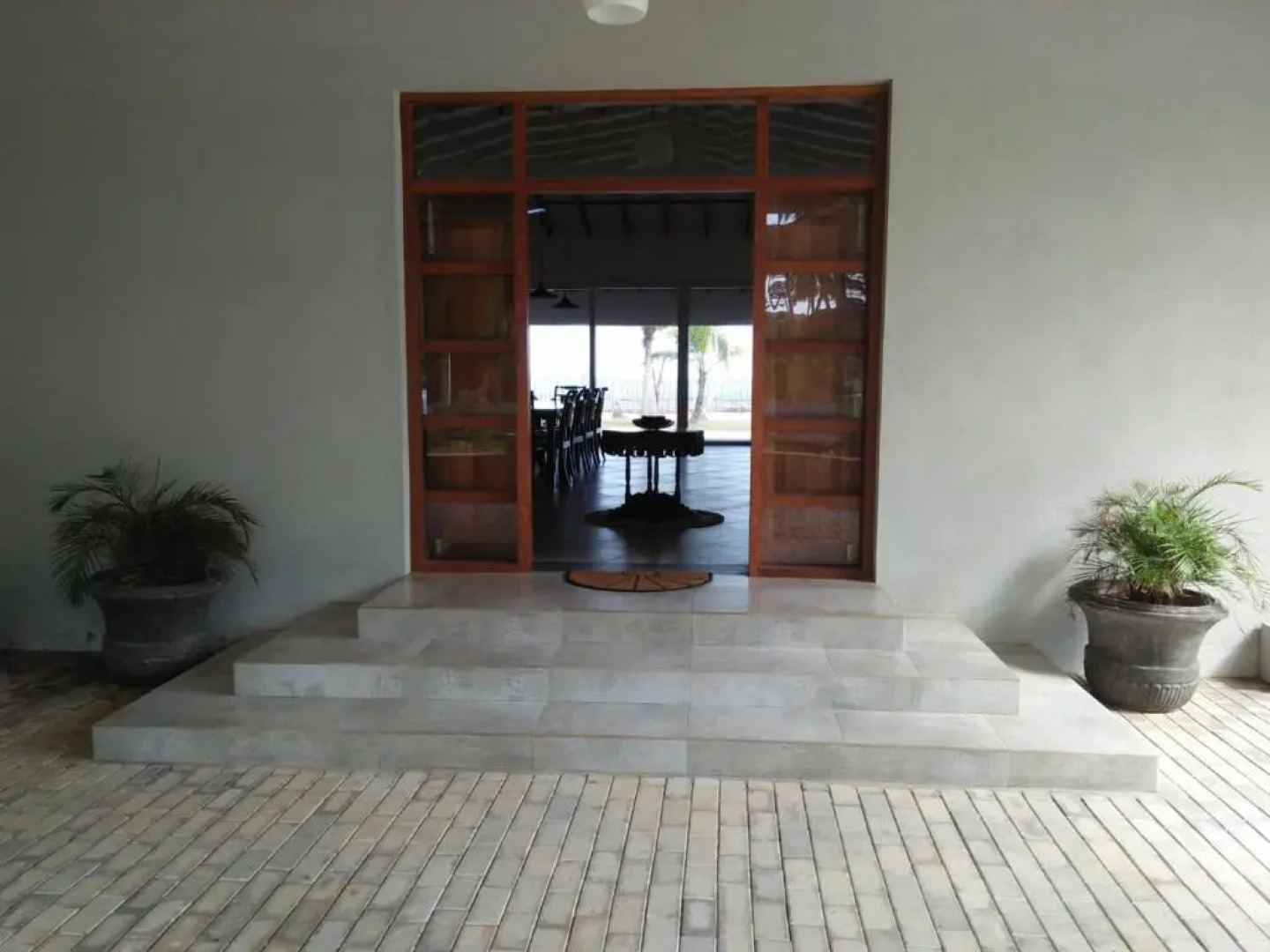 Arhimser Villa-superb 4 bedrooms beachfront bb for 8 plus 2 extra beds in Ranna, Tangalle, airport shuttle, BBQ, meals, fully serviced