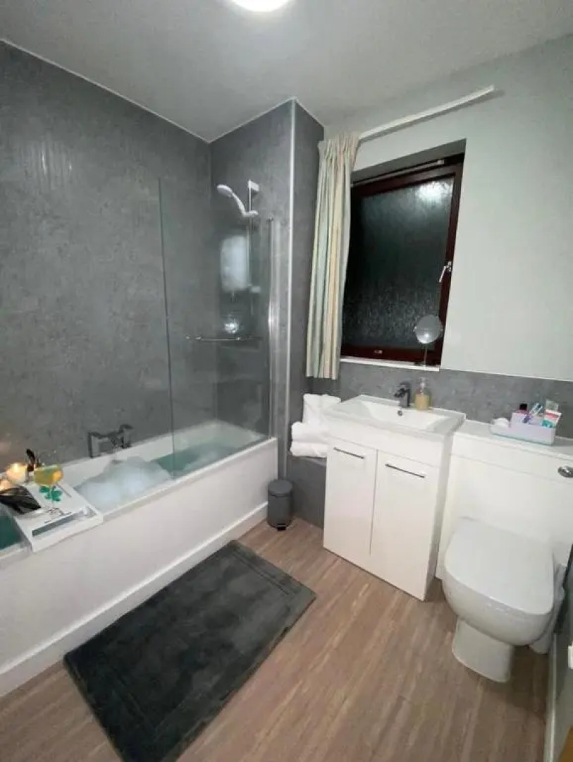 Harbour And River View, Beach 50m From Doorstep & Free Parking