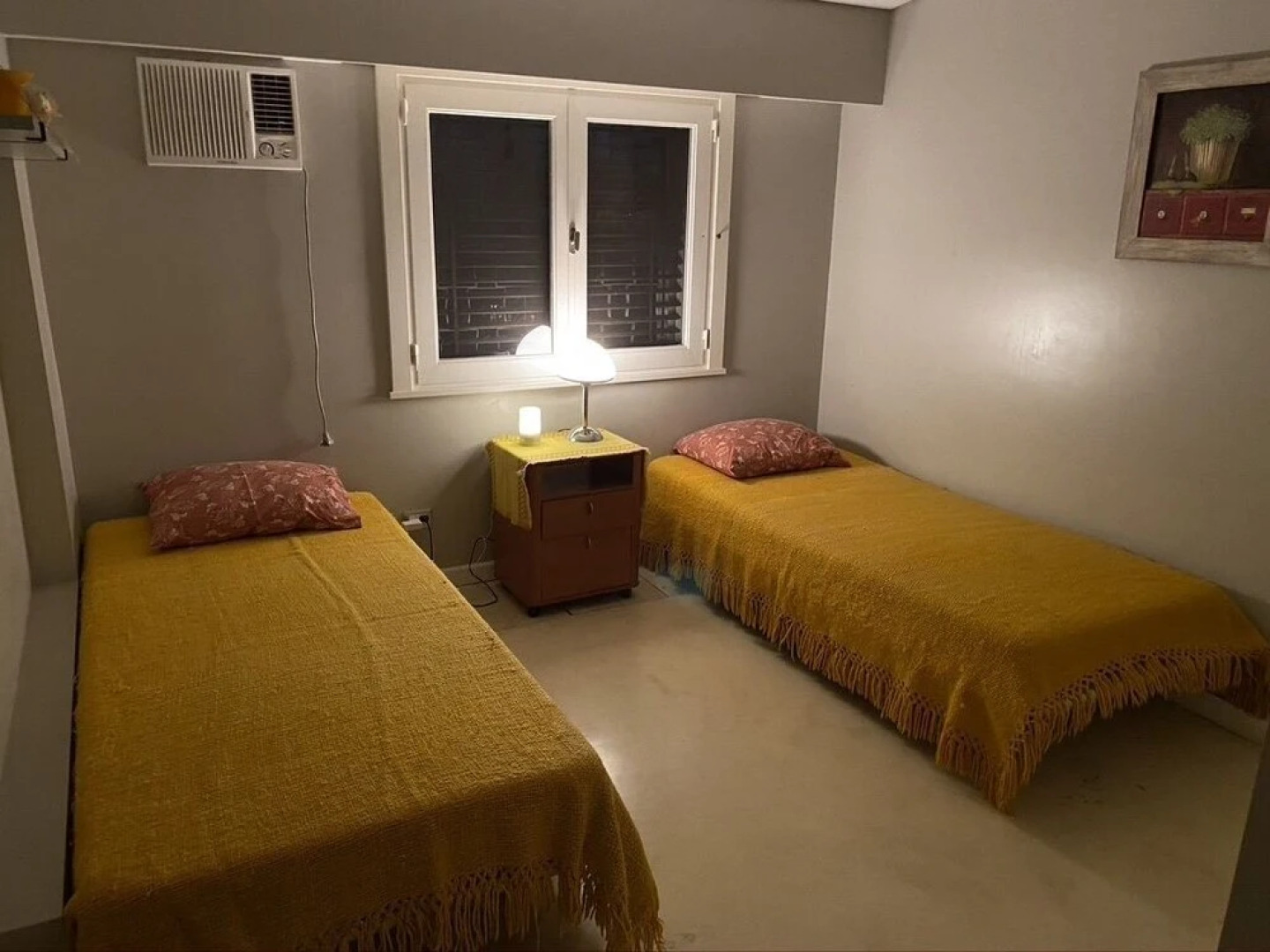 Deaf twins bed/breakfast