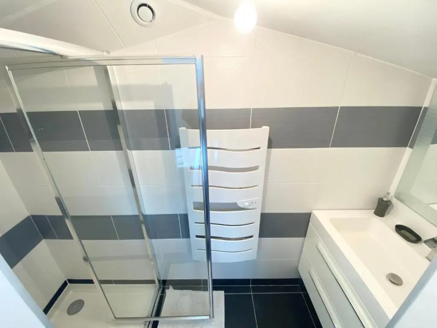 Grande Maison de ville lumineuse + Terrasse & clim