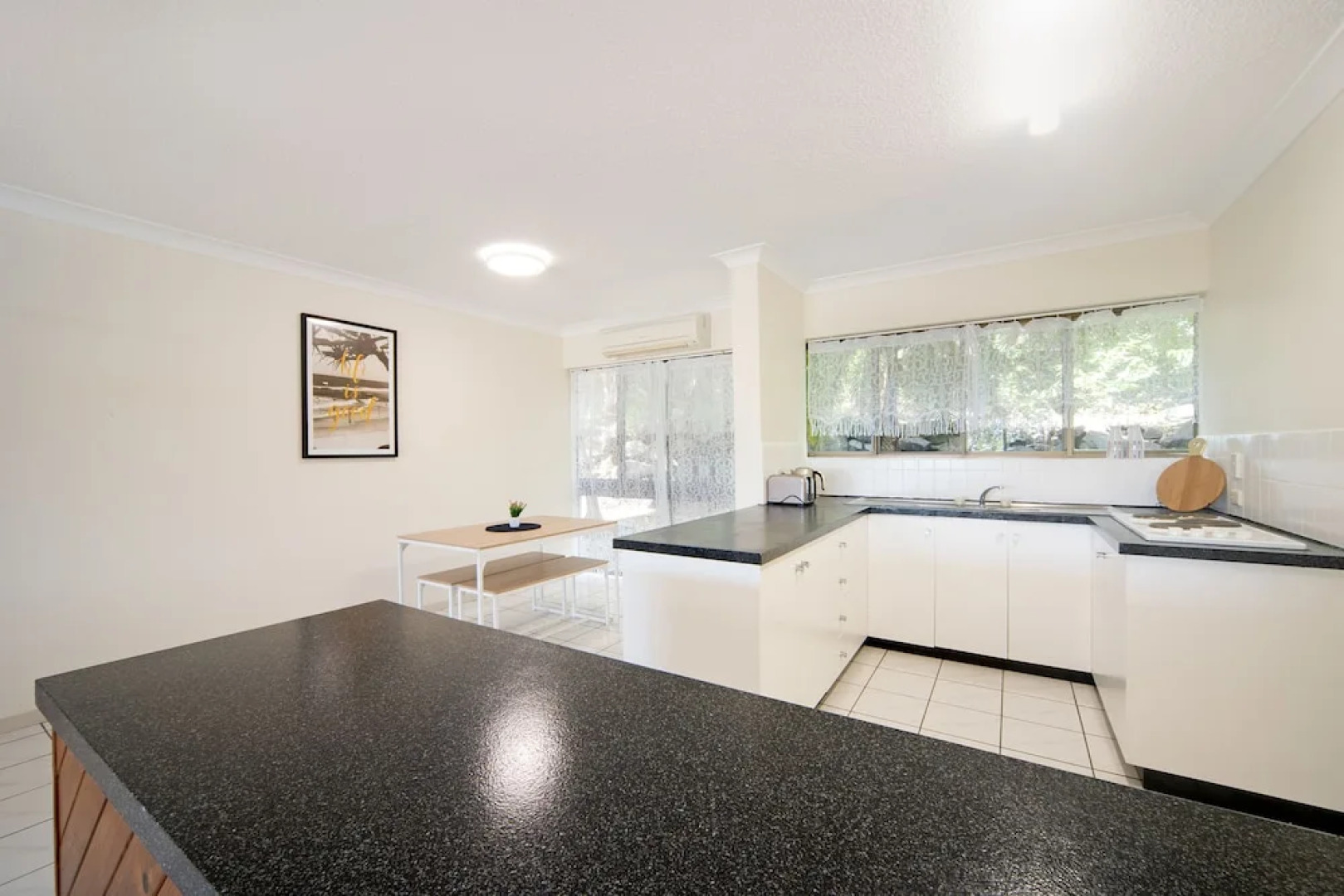 Tropical Family Escape Free Wifi/Netflix