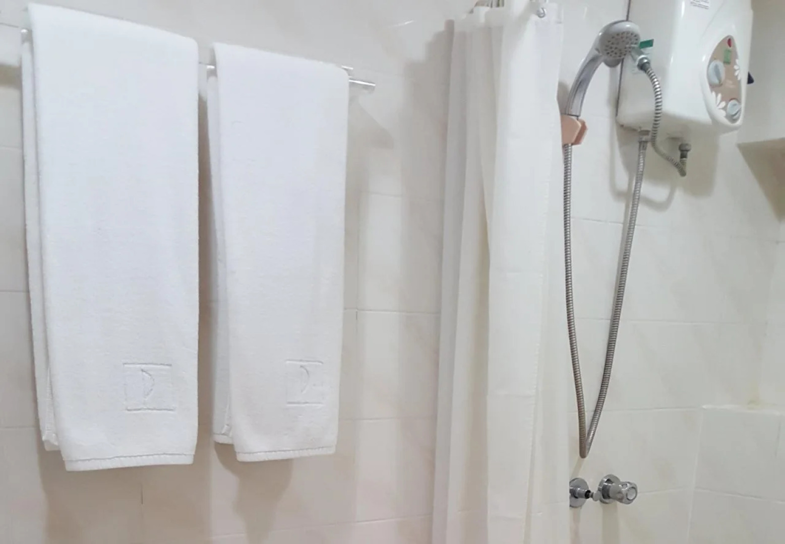 Roxas President's Inn